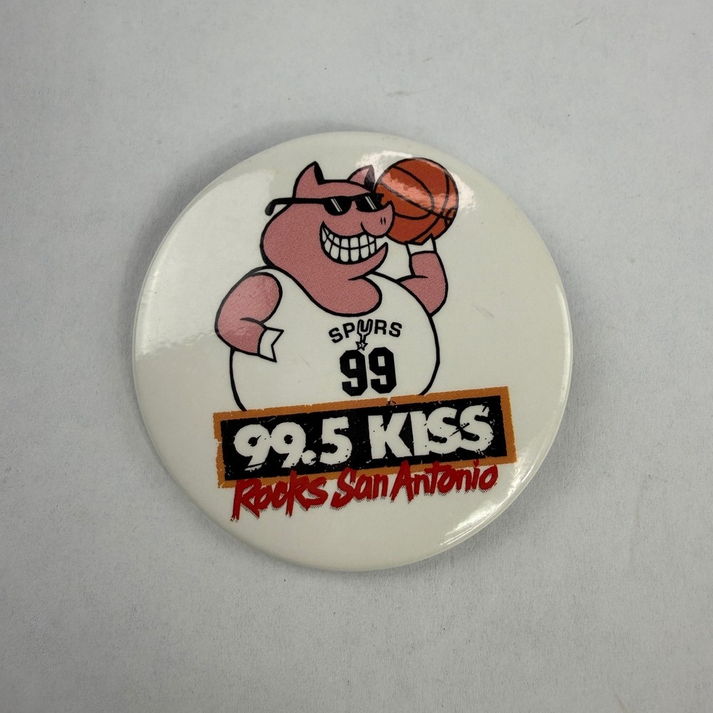 Vintage 99.5 KISS Rock San Antonio Spurs Pig Mascot Radio Station Pinback Button